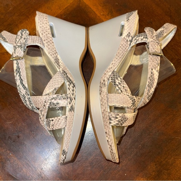 Cole Haan snakeskin Gray Wedge strappy Shoes Nike Air womenโs sz 8.5 heels - Picture 8 of 12